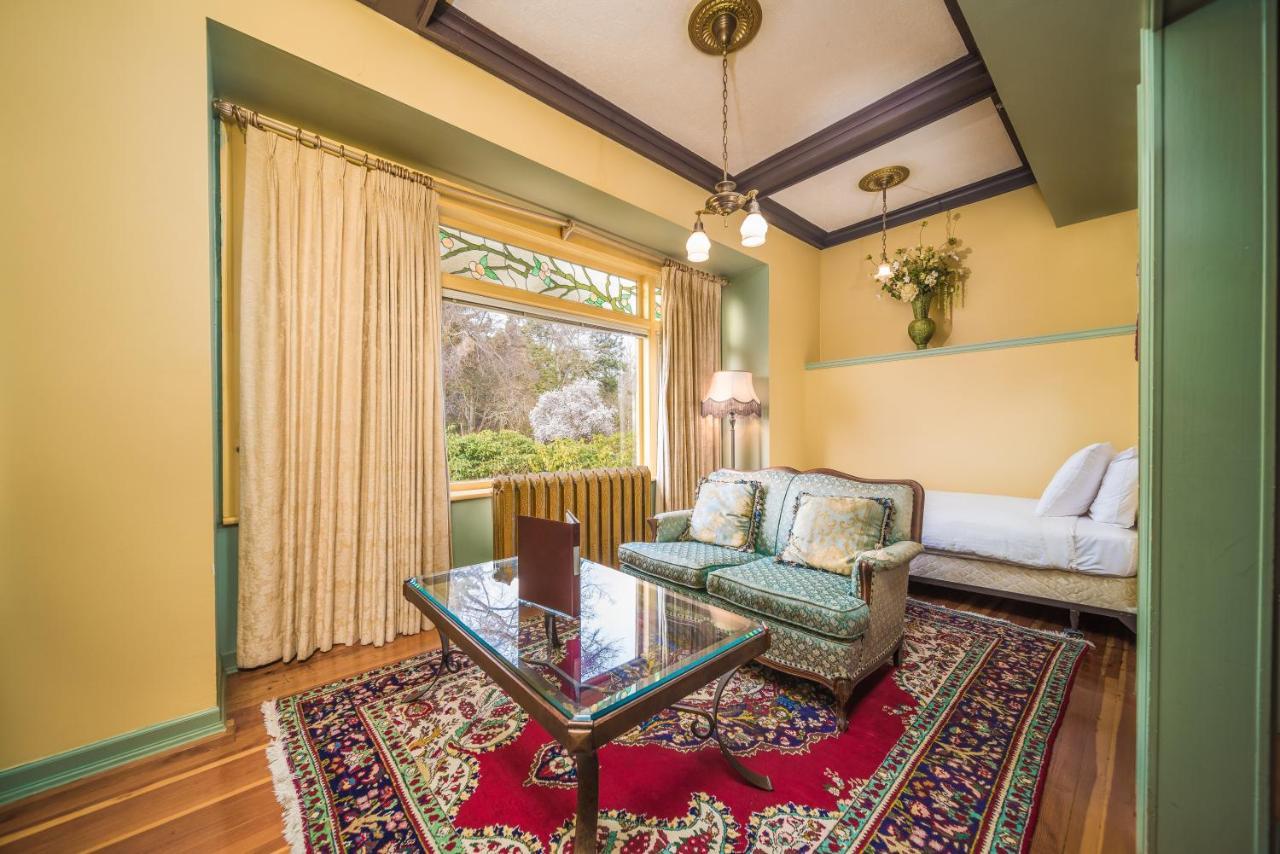 Dashwood Manor Seaside Bed & Breakfast Victoria Extérieur photo