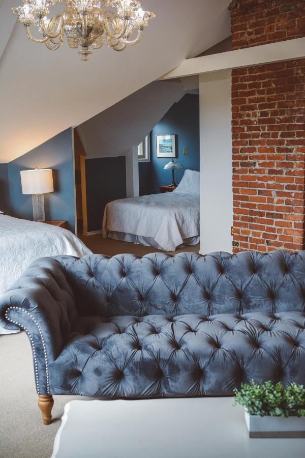 Dashwood Manor Seaside Bed & Breakfast Victoria Extérieur photo