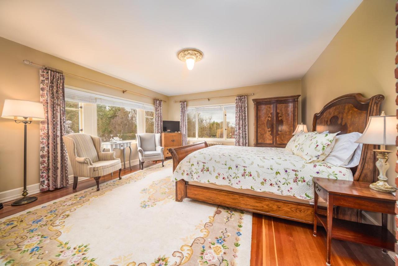 Dashwood Manor Seaside Bed & Breakfast Victoria Extérieur photo