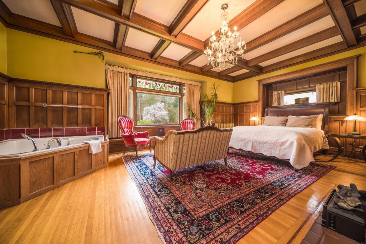 Dashwood Manor Seaside Bed & Breakfast Victoria Extérieur photo