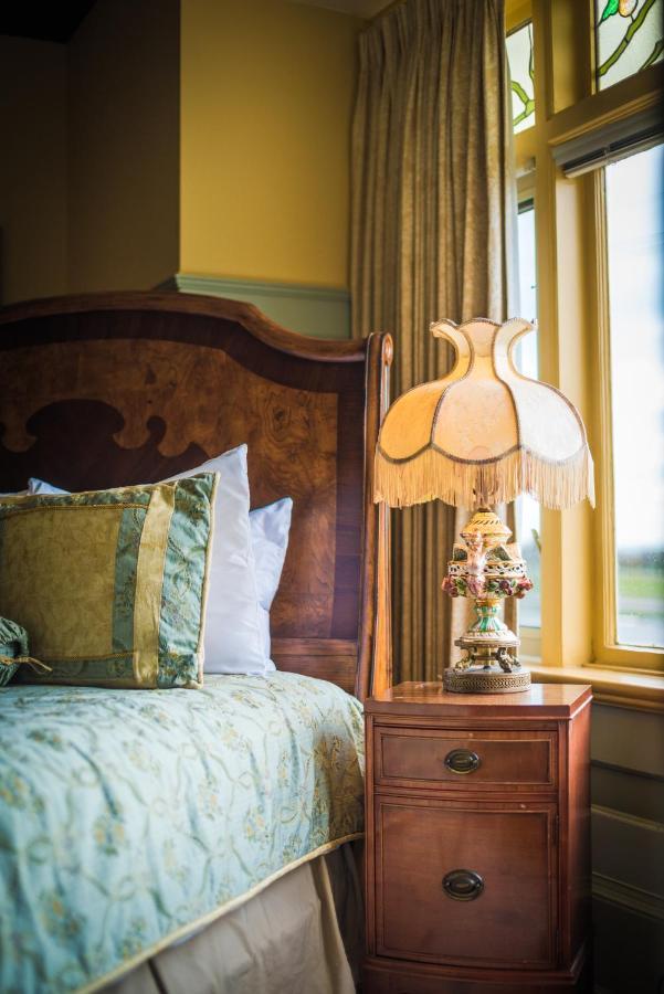 Dashwood Manor Seaside Bed & Breakfast Victoria Extérieur photo