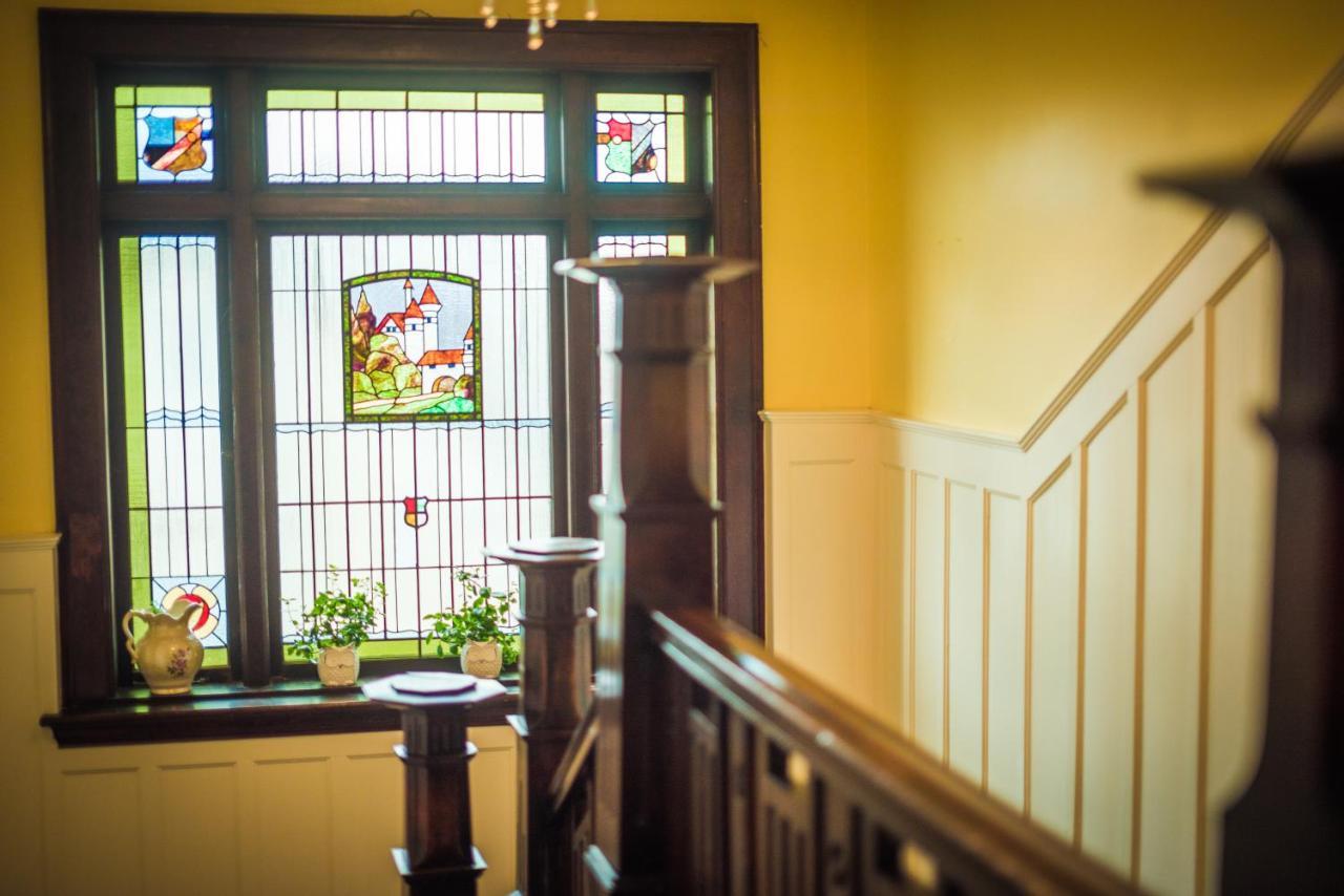 Dashwood Manor Seaside Bed & Breakfast Victoria Extérieur photo