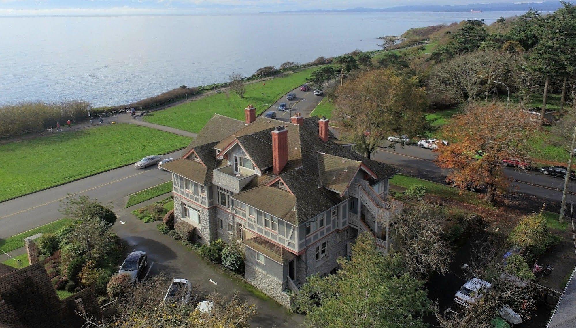 Dashwood Manor Seaside Bed & Breakfast Victoria Extérieur photo