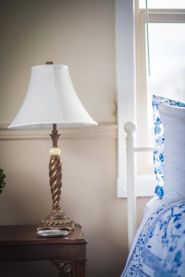 Dashwood Manor Seaside Bed & Breakfast Victoria Extérieur photo